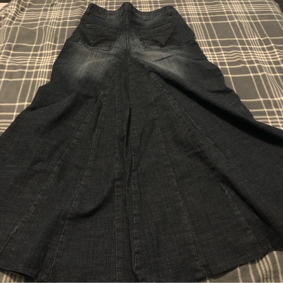 Unique Black Jean Mermaid Flare Skirt Diamanté Accents on back pockets Size 5 - Picture 13 of 16